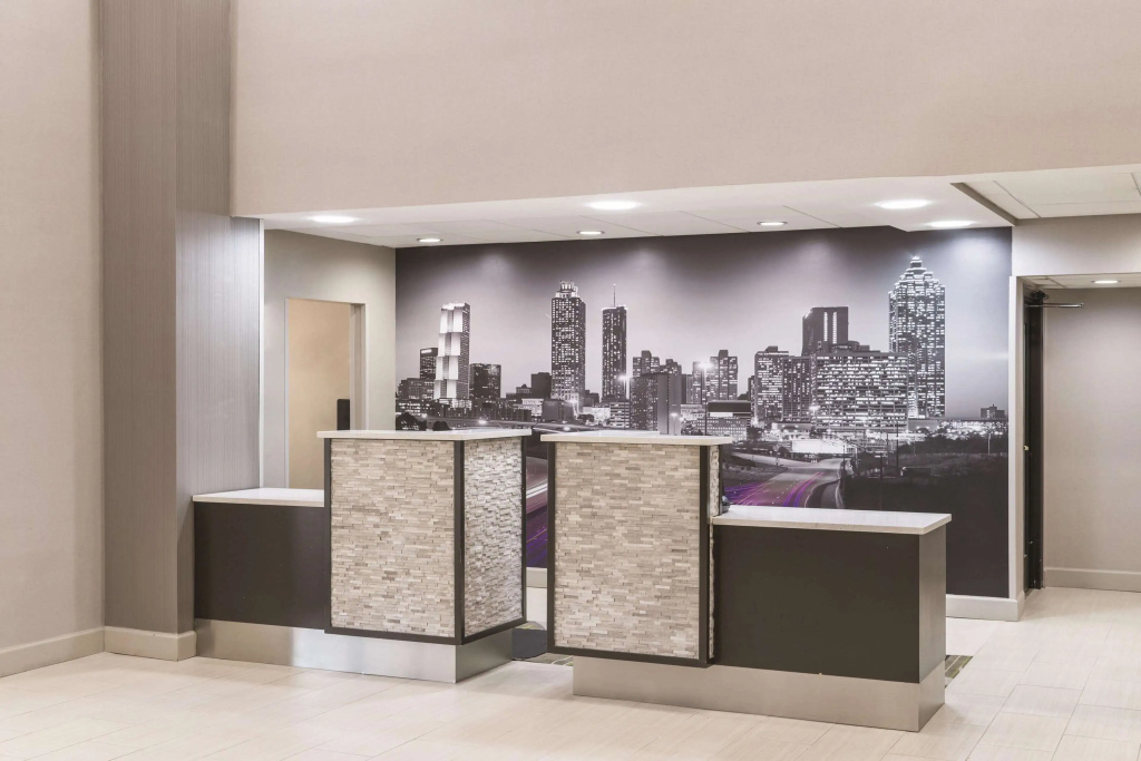 Lobby & Reception