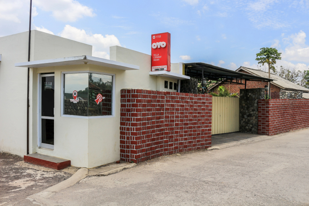 OYO 1722 Villa Ciparay Indah
