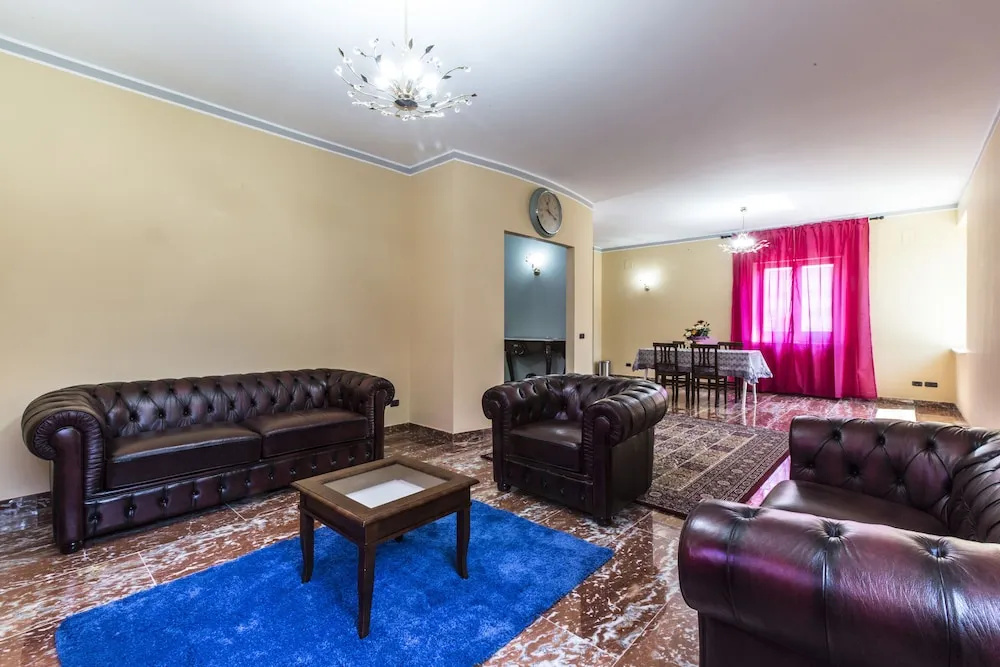 Luxury House - фото 2