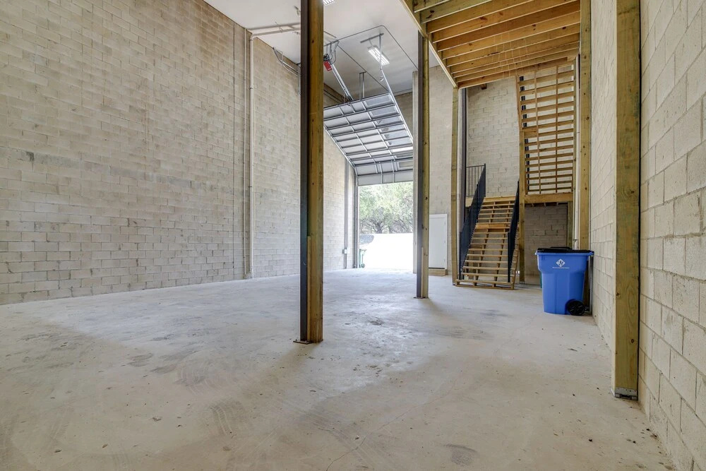 Lago Vista Condo w/ Game Room, Deck & Water Views!