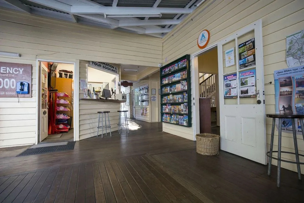 Lobby & Reception