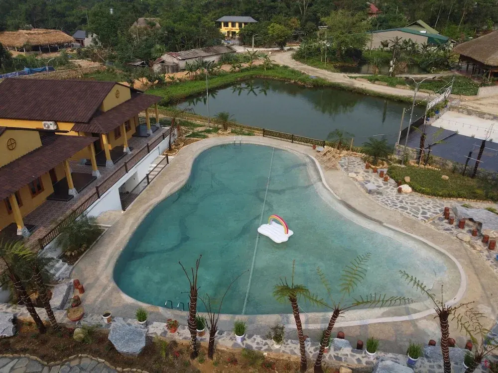 Sky Bay Lodge