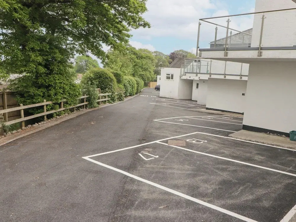 17 Coedrath Park