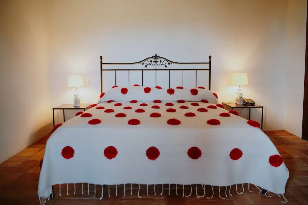 1 Bedroom Premium Suite with land view