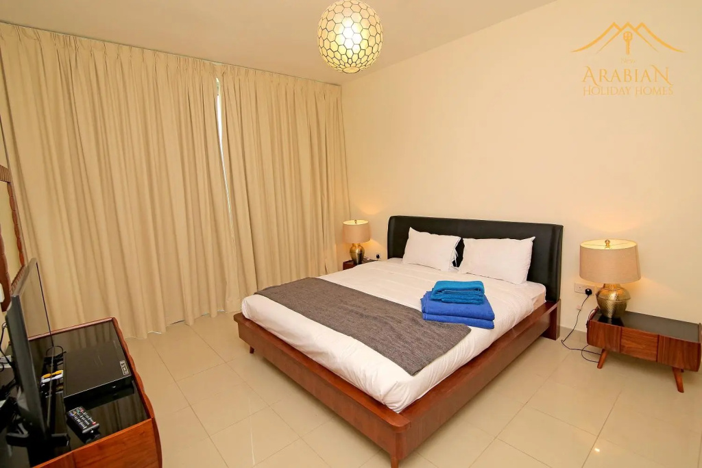 Classy 2BHK near to Burj Khalifa - Stand Point -413