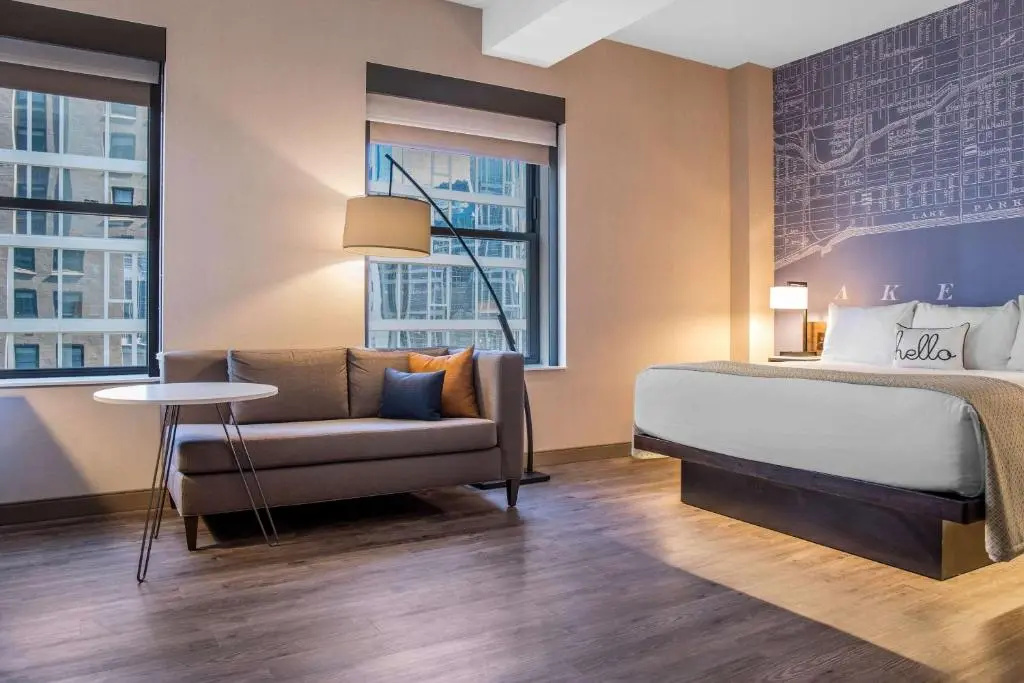 Cambria Hotel Chicago Loop - Theatre District - Tap to explore photos