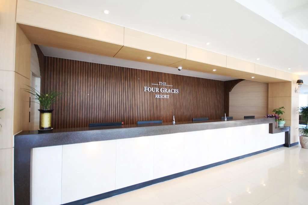 The Four Graces Resort - 2