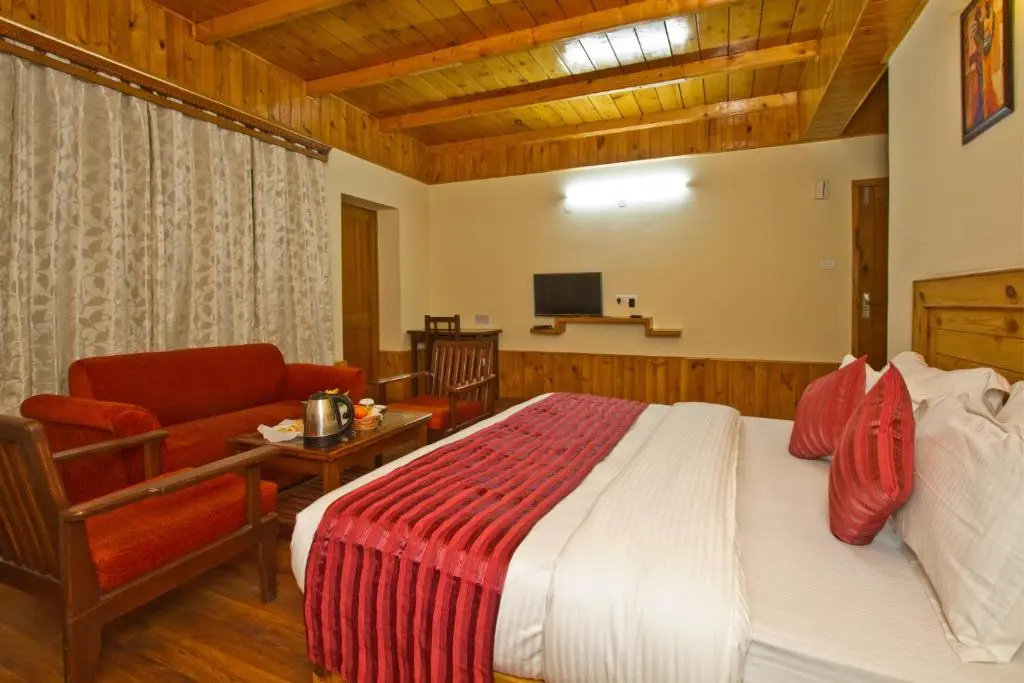 Standard Double room with balcony (full double bed)