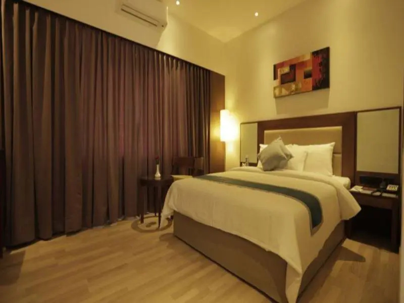 Executive Double room (full double bed)