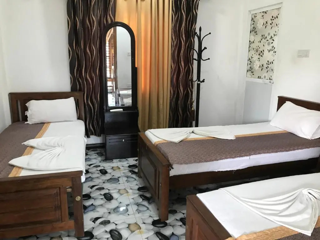 Standard Double room with balcony (full double bed)