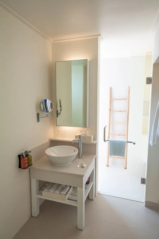 Holiday Inn Resort Kandooma Maldives