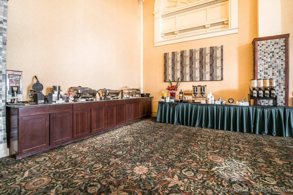 DoubleTree by Hilton Utica - фото 13
