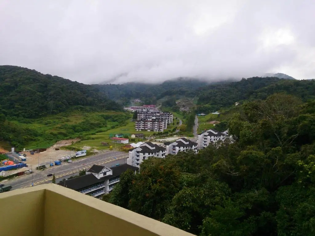 3 Rooms Apt @ Crown Imperial Court