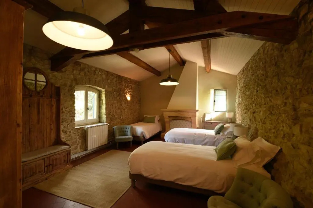 Standard Quintuple room