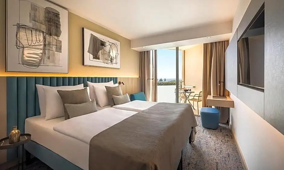 Standard Double room with balcony (full double bed)