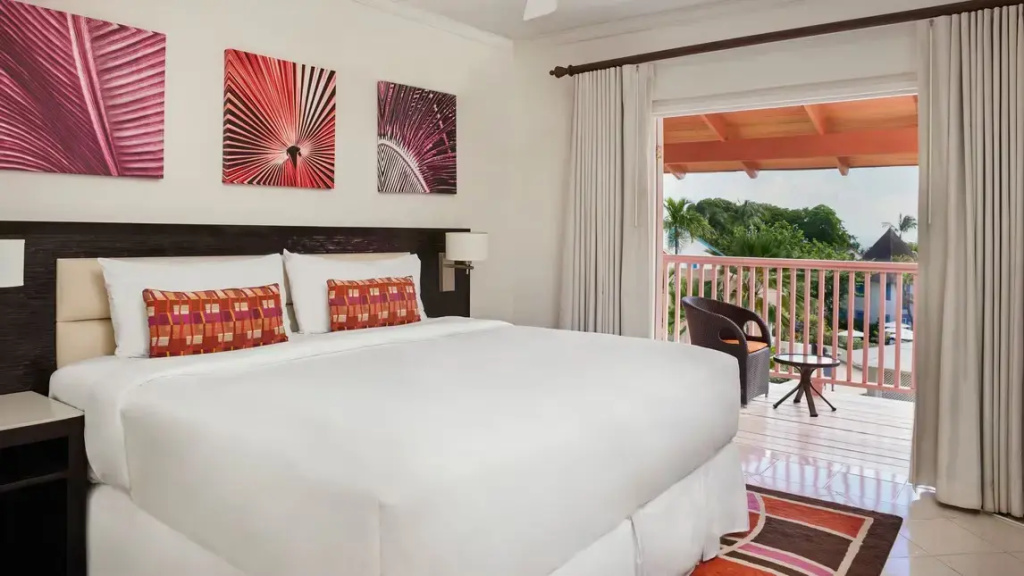 1 Bedroom Double Suite with balcony and with garden view (full double bed)