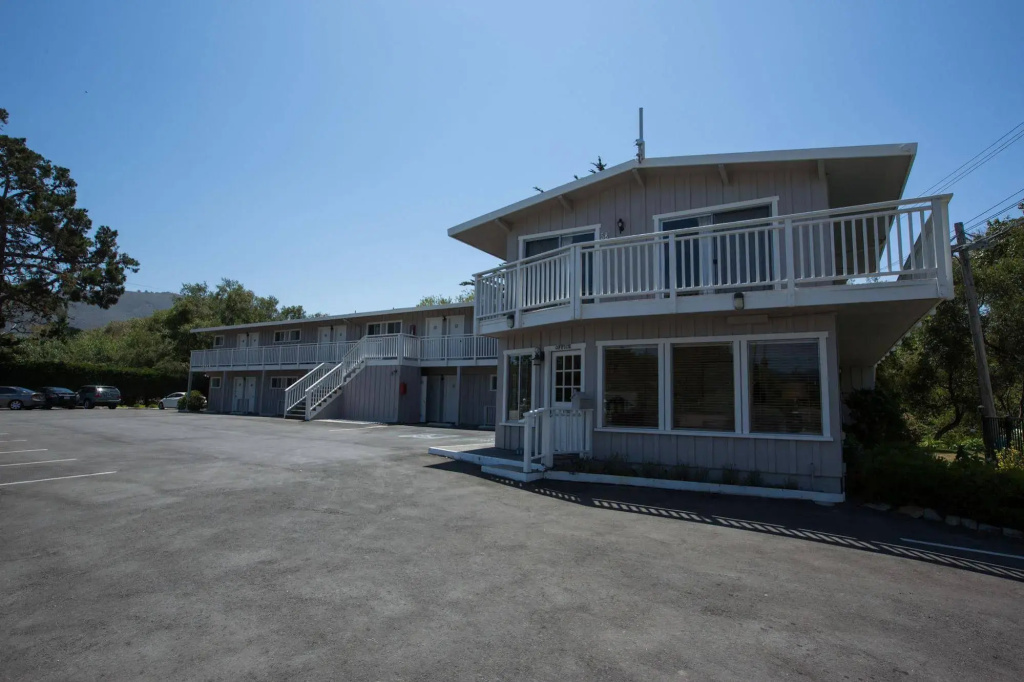 Carmel River Inn & Cottages