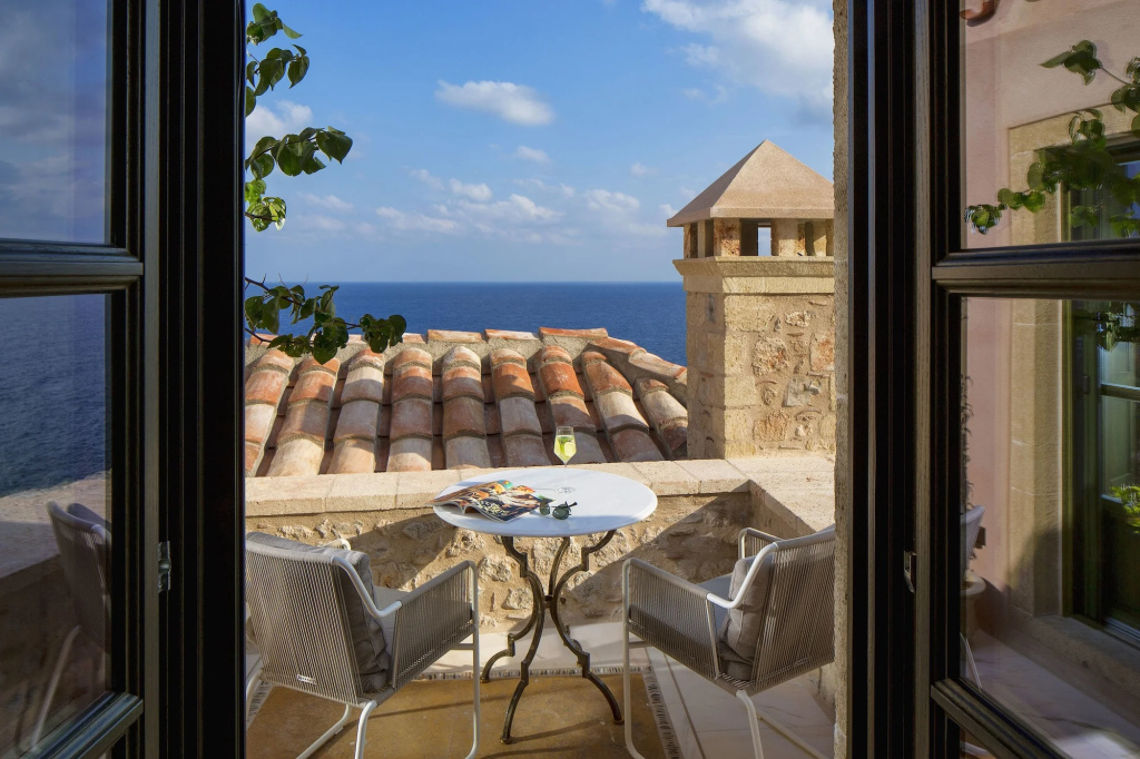 Moni Emvasis Luxury Suites - 4