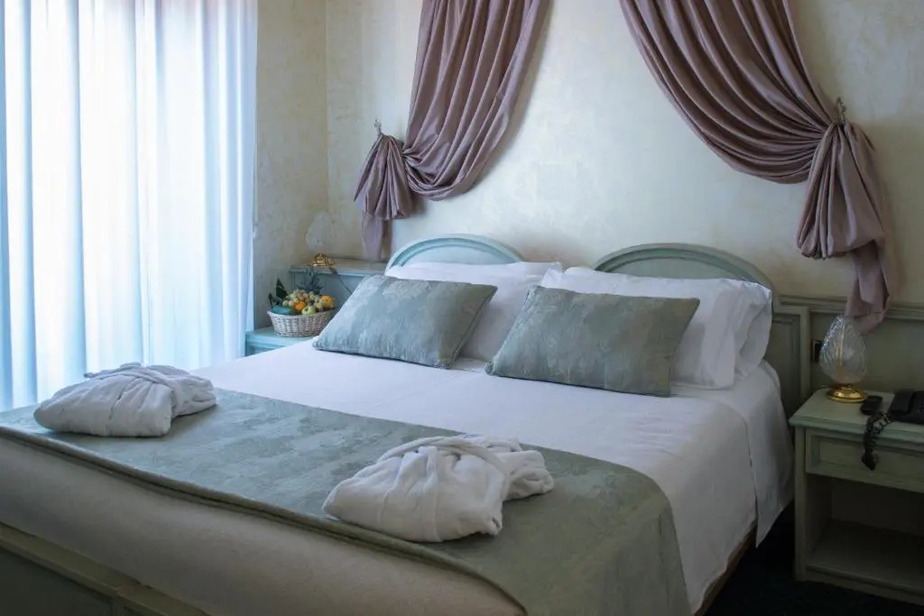Colomba D'Oro Hotel - Chambres