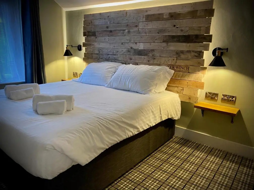 Deluxe Double room (full double bed)