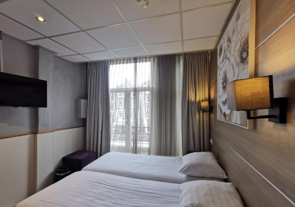 Double room (twin beds)