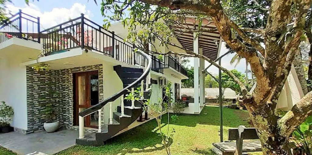 Villa 121