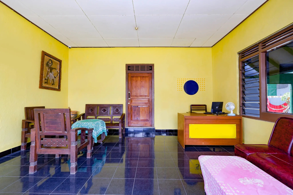 Lobby & Reception