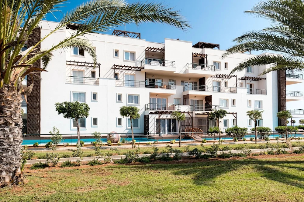 One bed Room Apartment Paradise Beach Front in Nice Residence