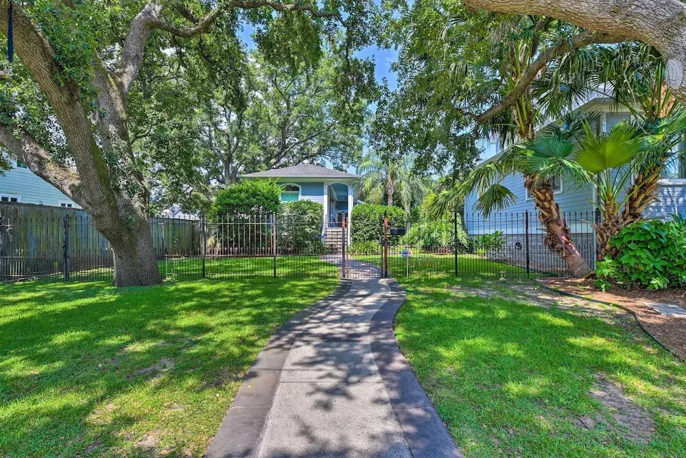 ~ 6 Mi to Uptown: Adorable New Orleans Home!
