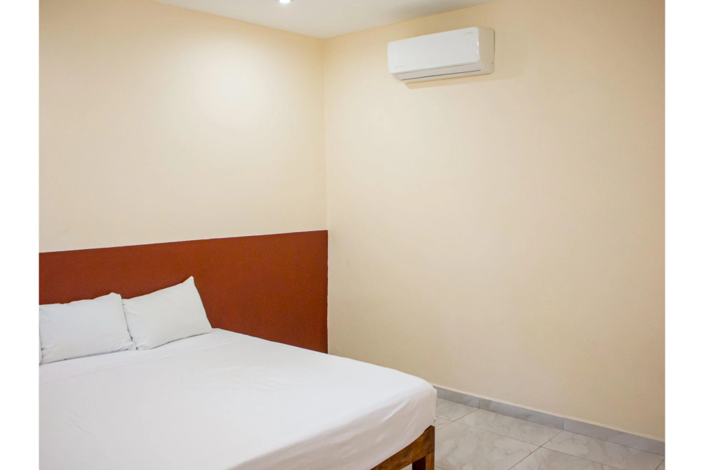 OYO Hotel La Playa — 3
