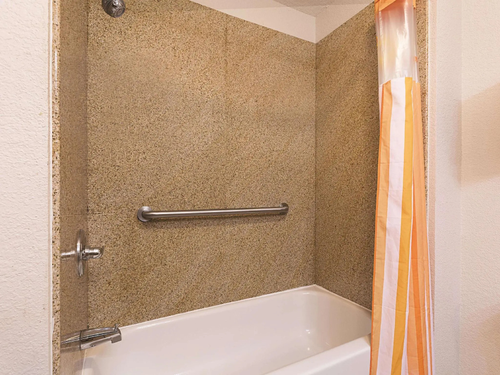 La Quinta Inn & Suites by Wyndham Alvarado - Chambres