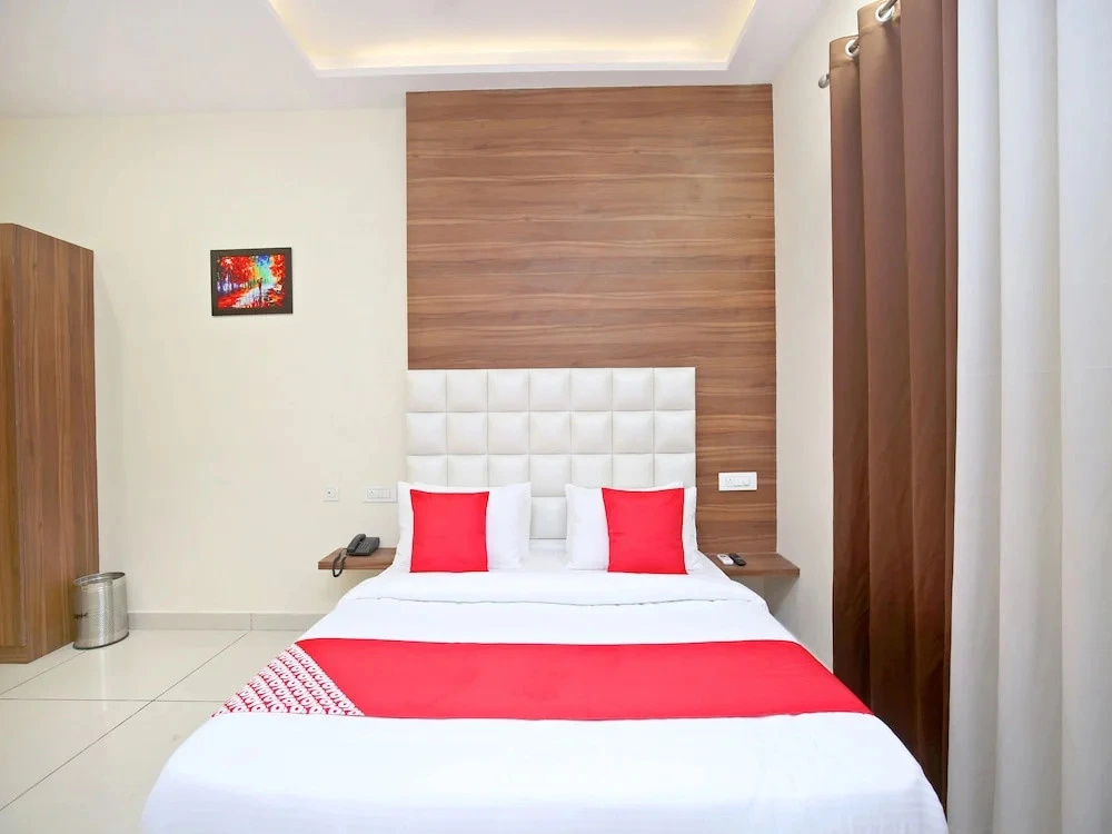 Hotel 365 by OYO Rooms