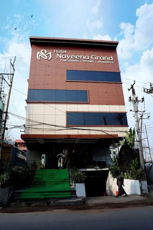 Hotel Naveena Grand