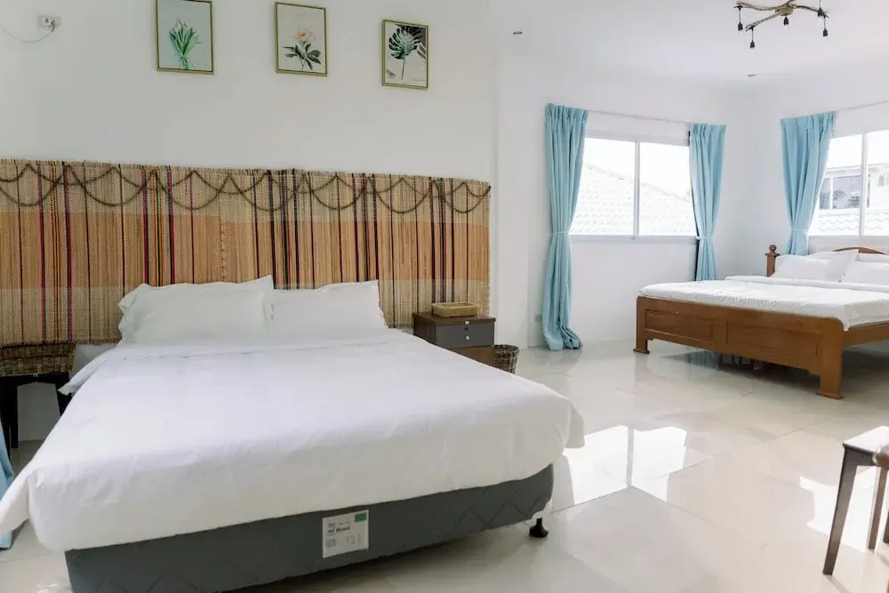 Standard Quadruple Family room with balcony