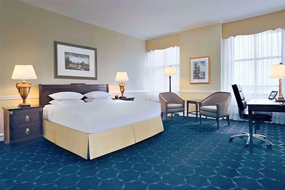 1 Bedroom GoldCoast Double Suite with lake view (full double bed)