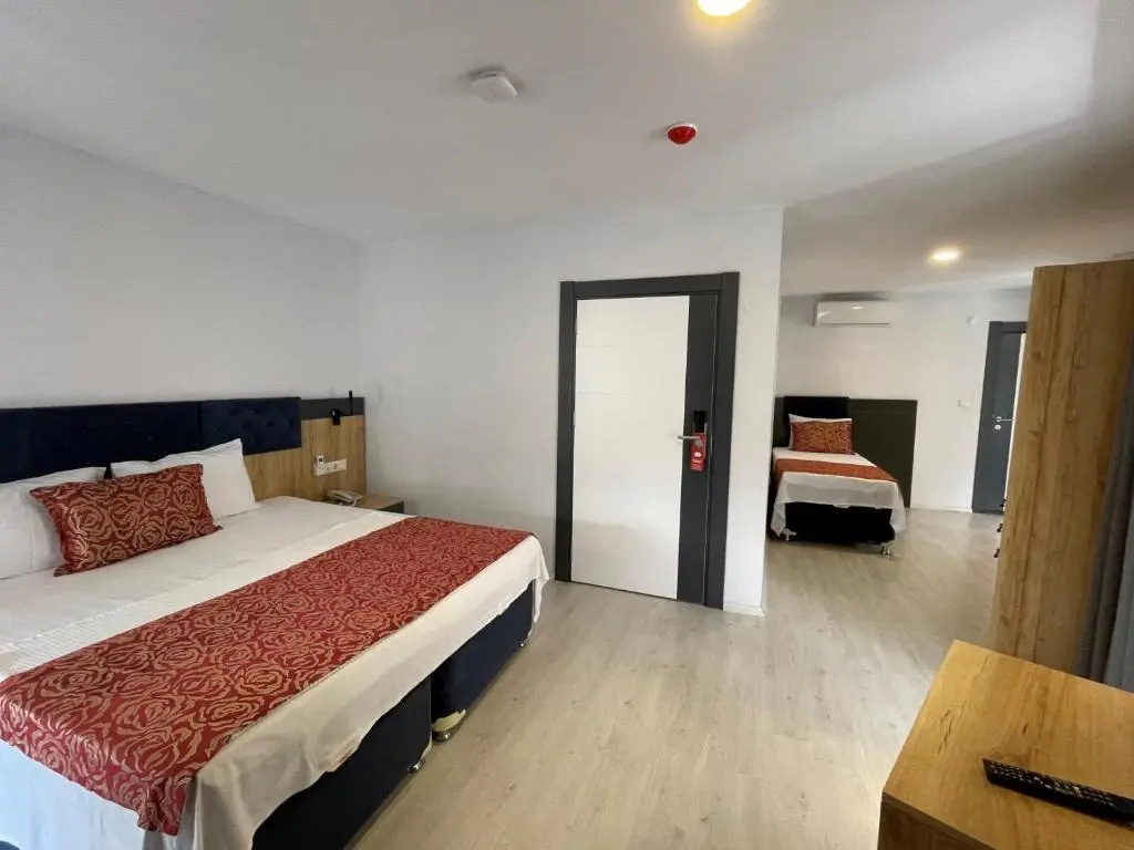 Deluxe Suite