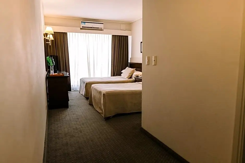 Dos Reyes Hotel - Chambres