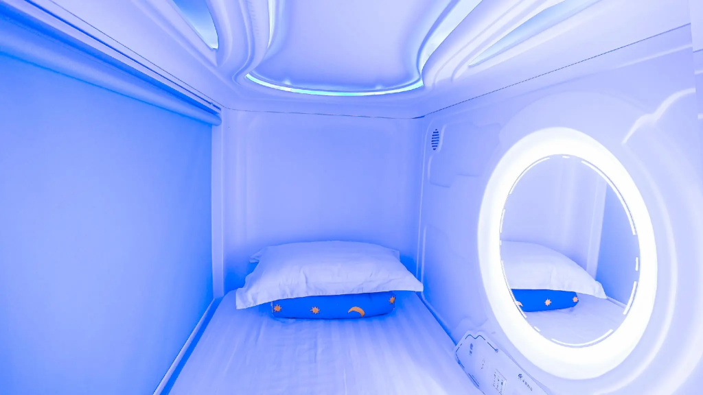 Superior Capsule