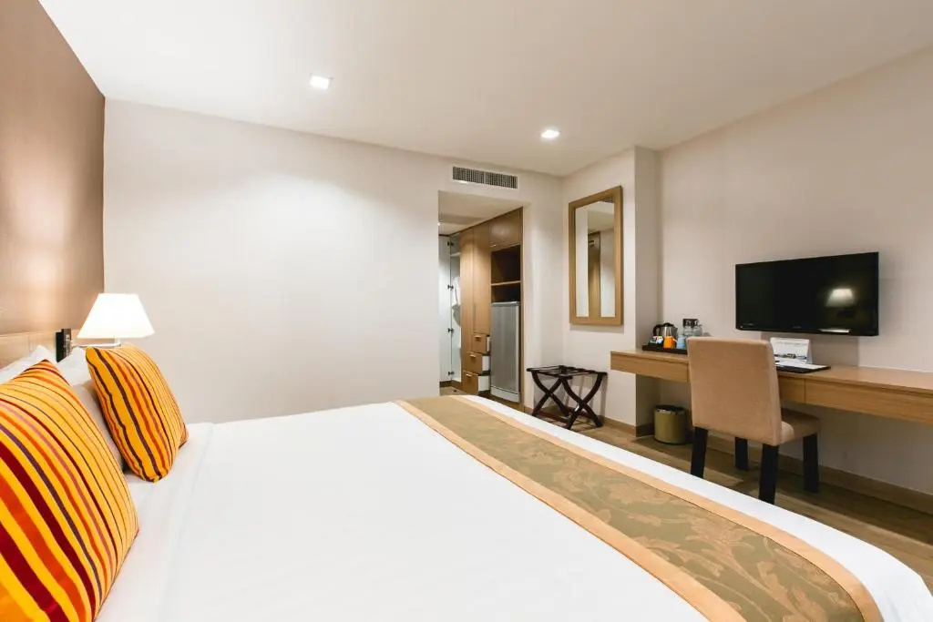 Deluxe Double room with balcony (full double bed)