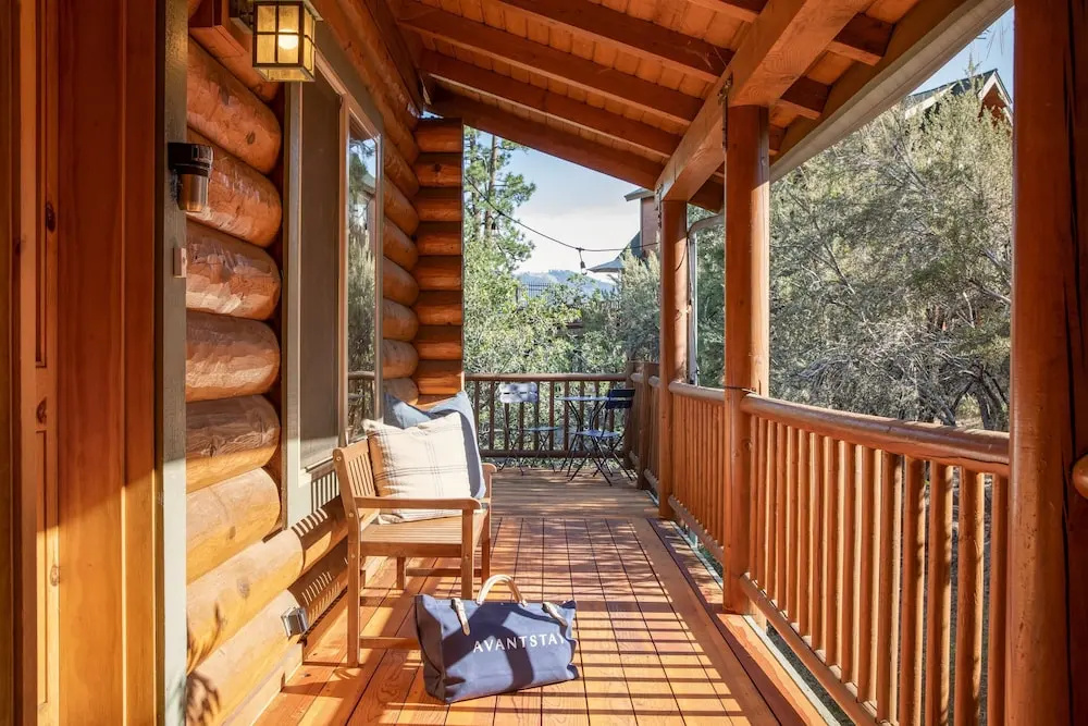 Tanglewood by Avantstay 10mins to Bear Mountain, Contemporary Hillside Cabin