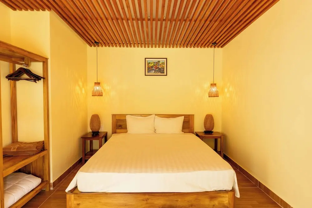 2 Bedrooms Family Bungalow with balcony and with garden view