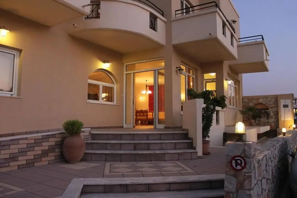 Panos Beach Hotel