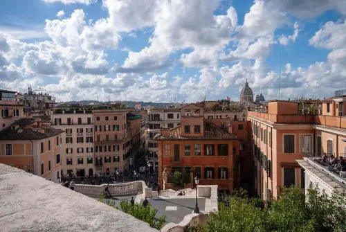 Trinità dei Monti 3 Bedroom Apartment with Terrace