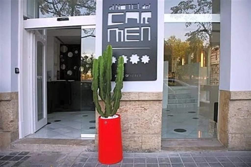 Blanq Carmen Hotel