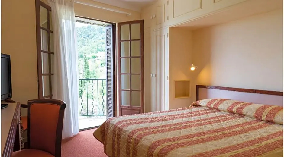 Superior Double room (full double bed)