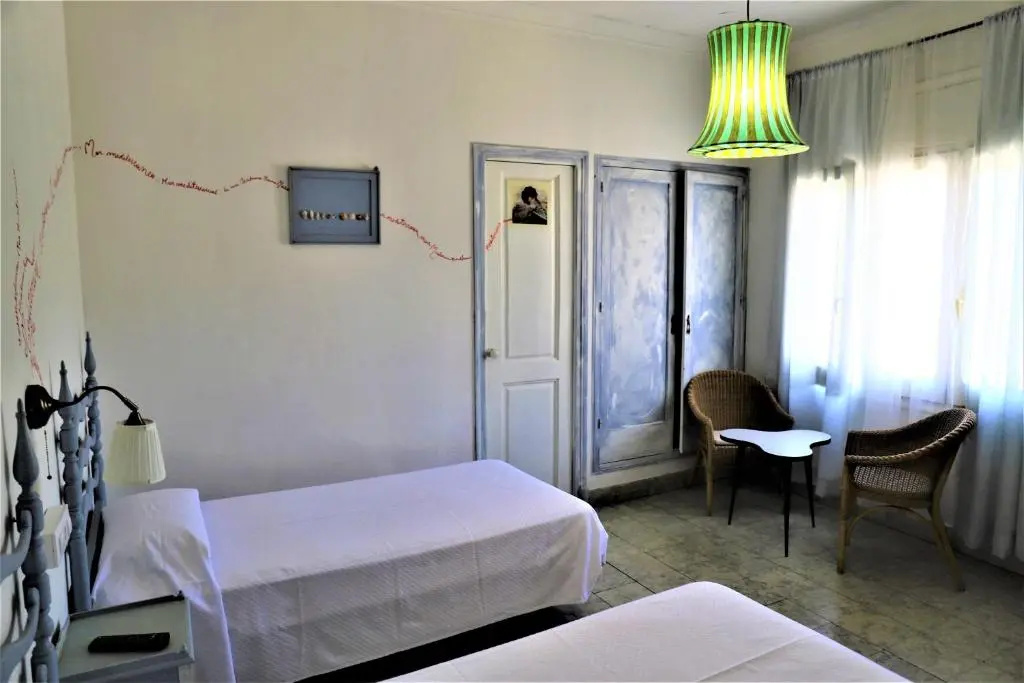 Hostal Montsoliu - Chambres