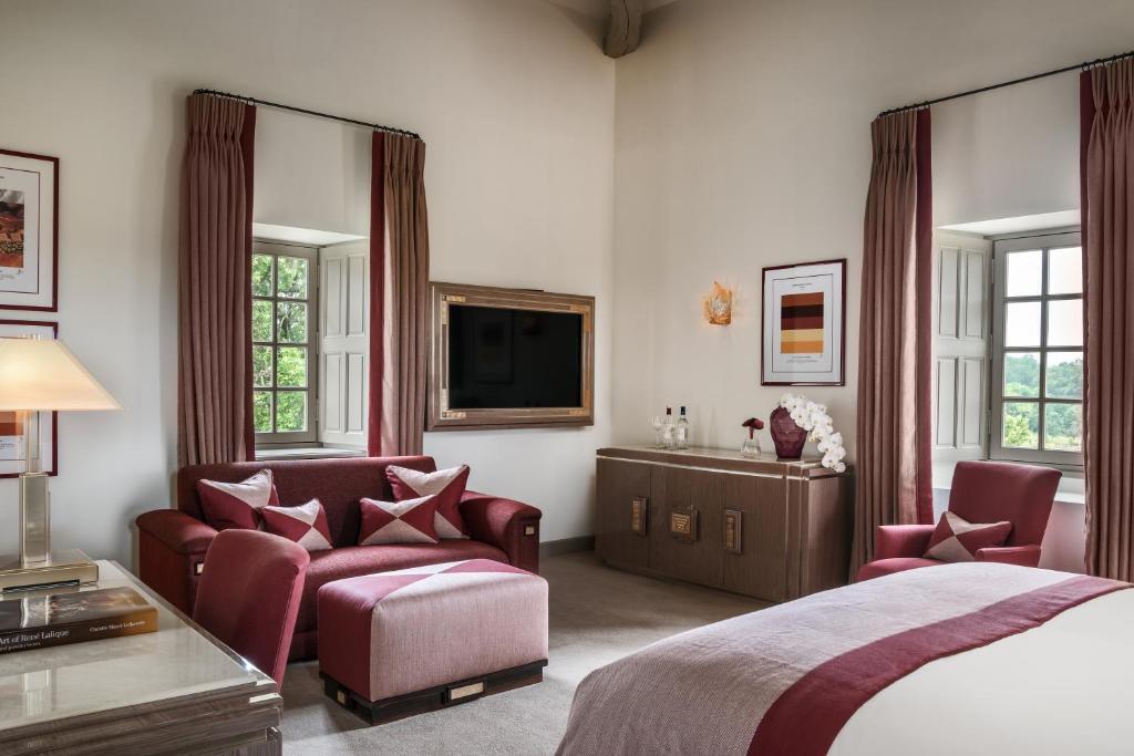 CHÂTEAU LAFAURIE-PEYRAGUEY HÔTEL & RESTAURANT LALIQUE by null