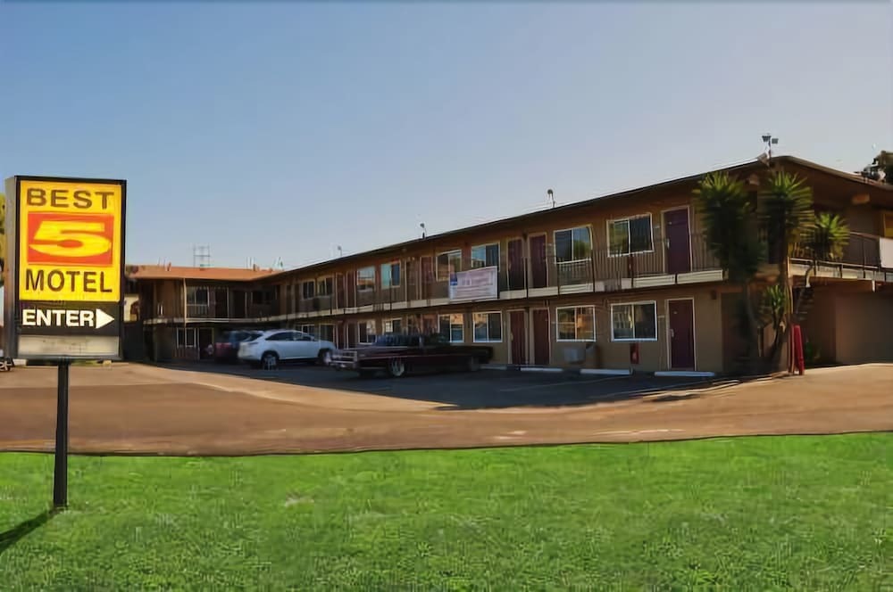 Best 5 Motel image