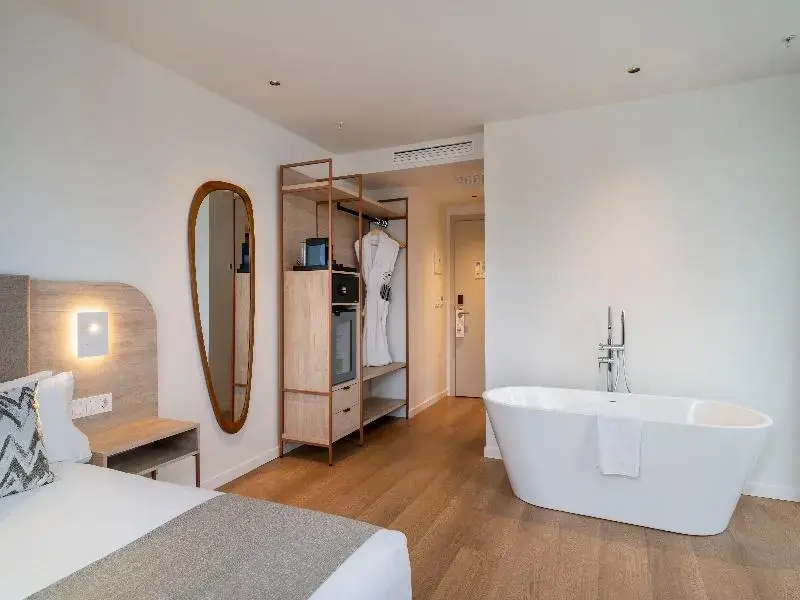 Premium Double room (full double bed)