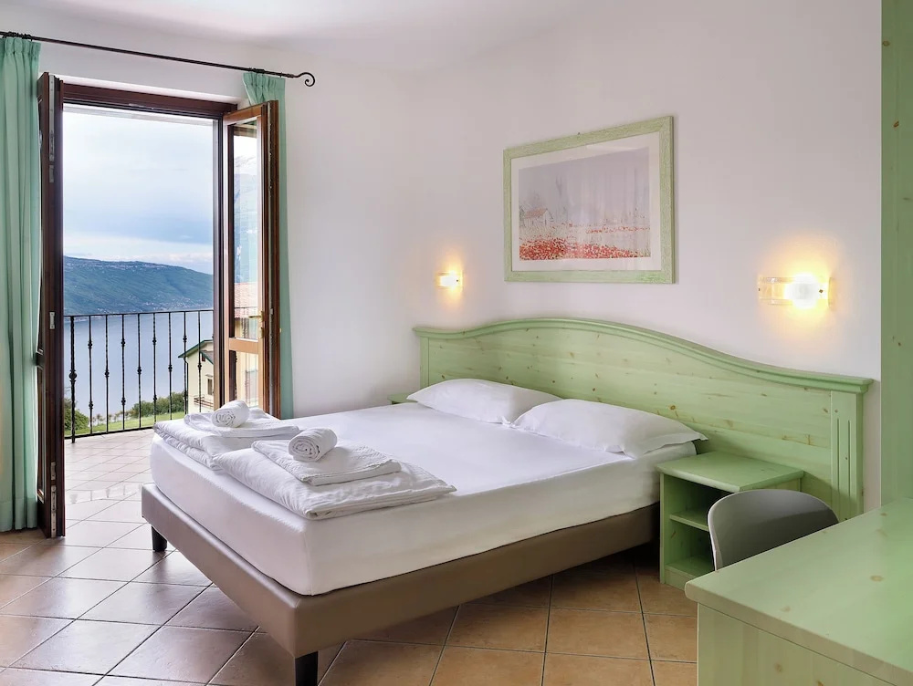 2 Bedrooms Superior Apartment with lake view